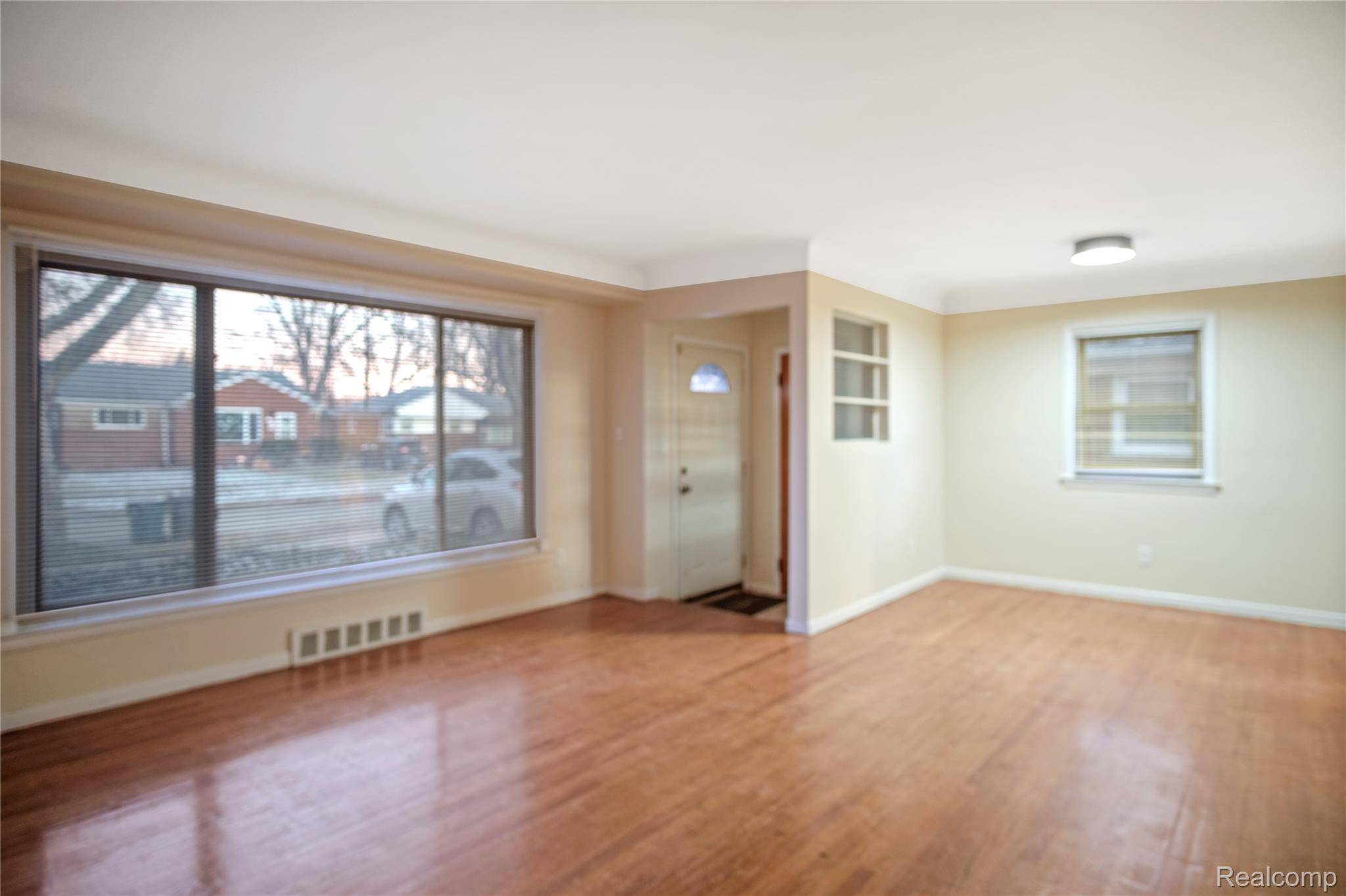 Oak Park, MI 48237,24101 Westhampton