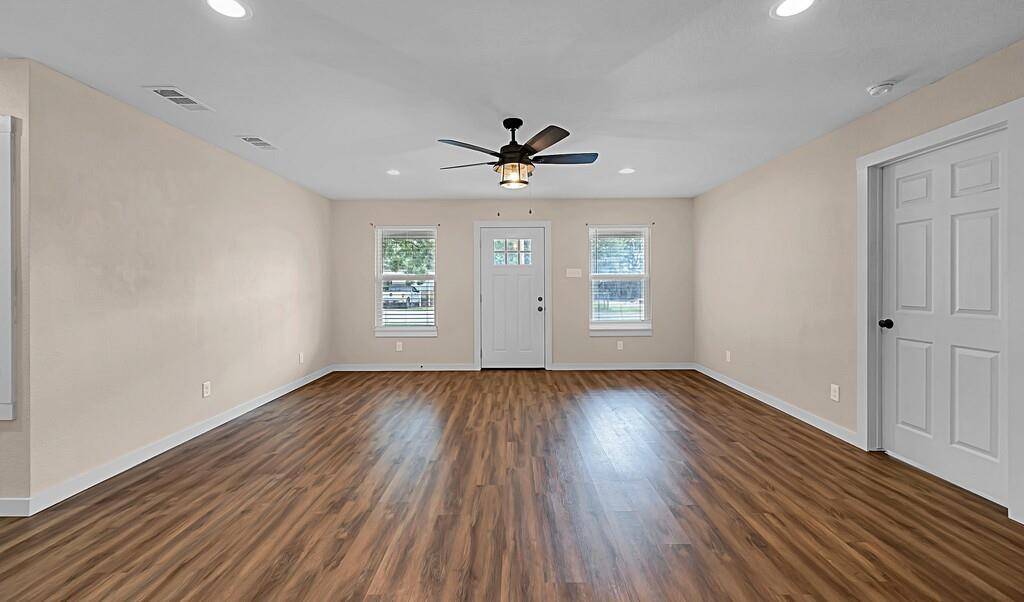 Mcgregor, TX 76657,210 N Harrison Street