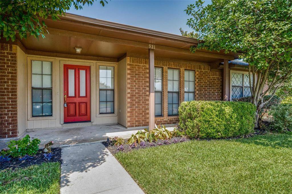 Plano, TX 75025,921 Baxter Drive