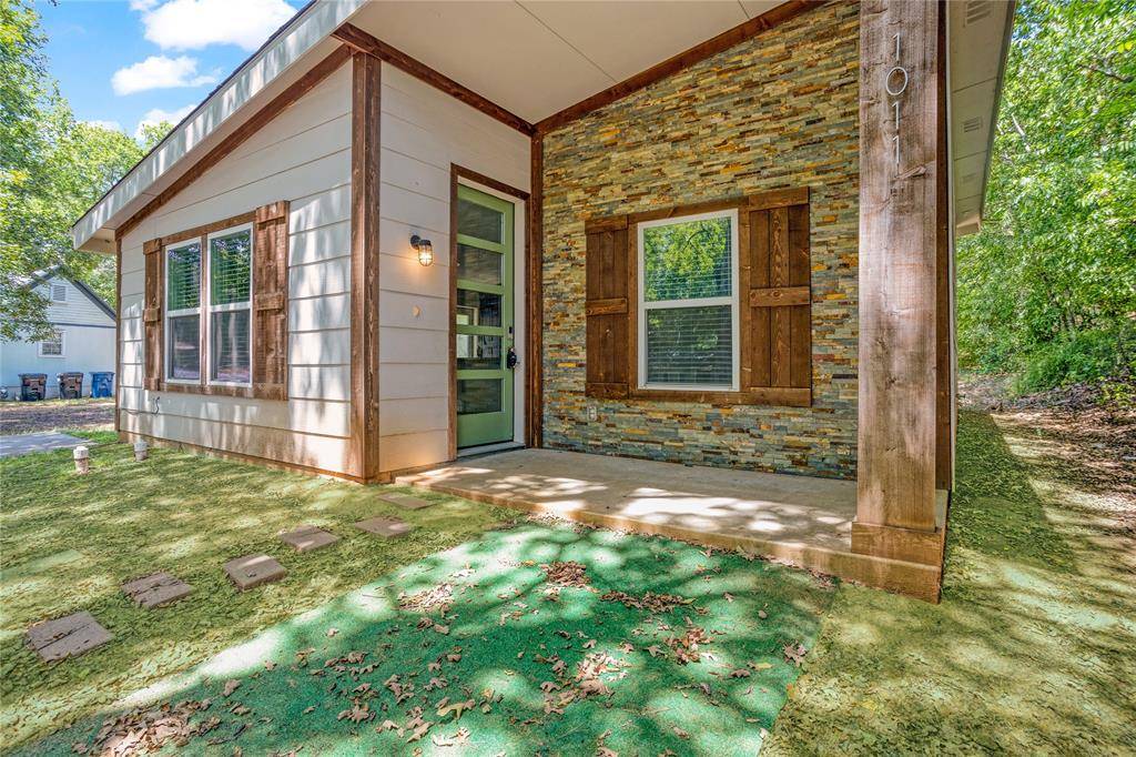 Denison, TX 75020,1011 W Hull Street