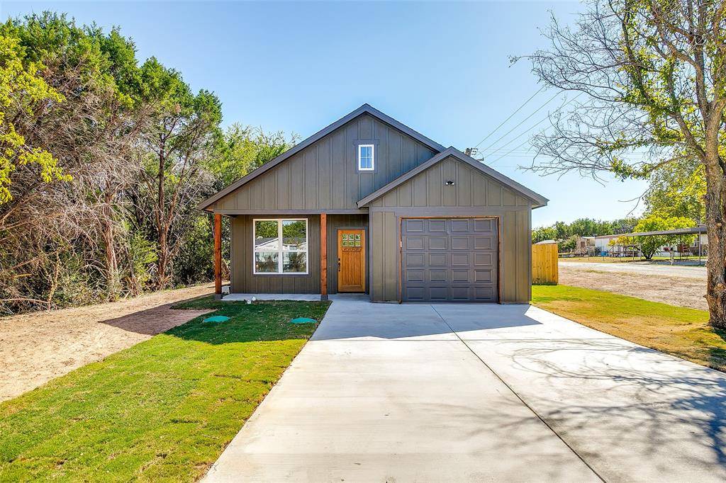 Granbury, TX 76048,933 Colorado River Drive