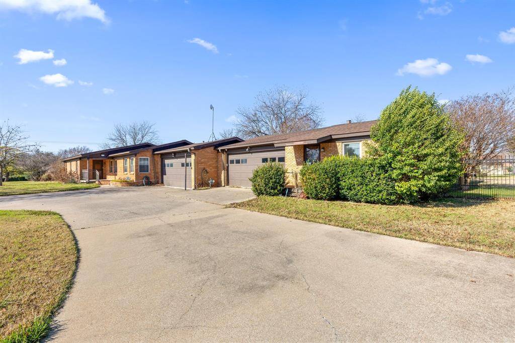 Benbrook, TX 76116,8312 Llano Avenue