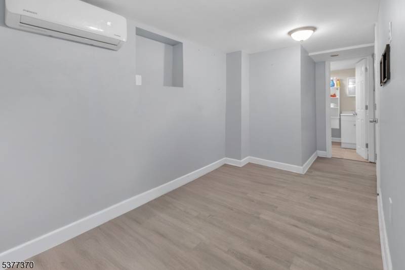 East Orange City, NJ 07017,32 Dodd St