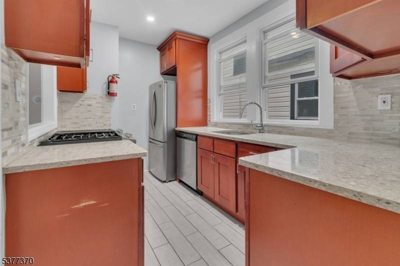 East Orange City, NJ 07017,32 Dodd St