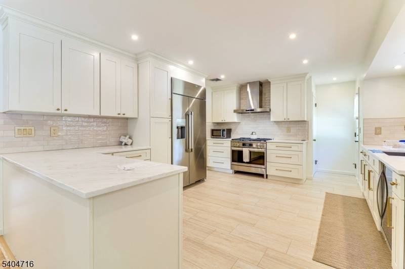 Pompton Lakes Boro, NJ 07442,213 Haroldson Place