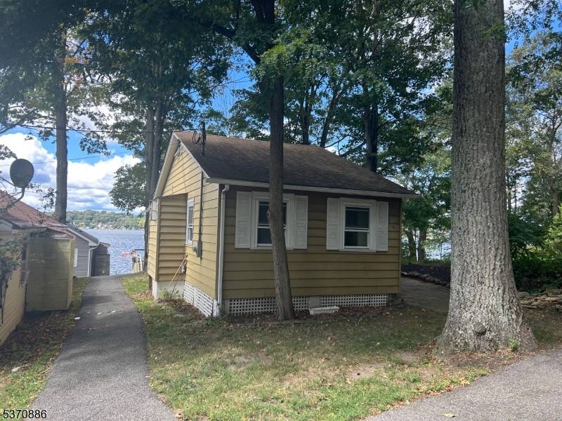 Mount Arlington Boro, NJ 07856,19 Windemere Ave #1