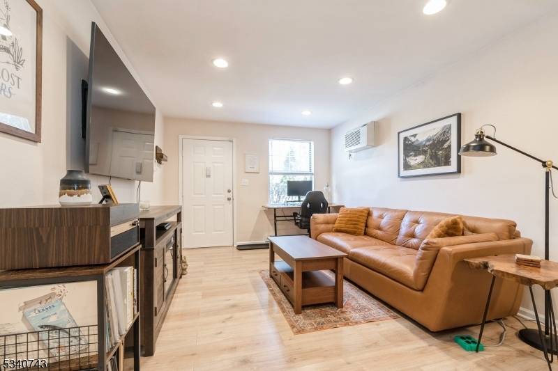 Morris Twp., NJ 07960,103 Woodcrest Dr