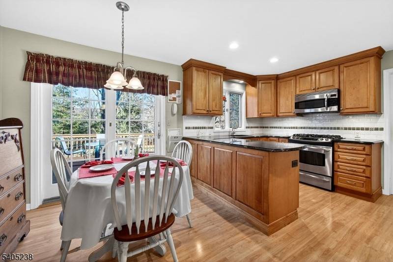 Mendham Boro, NJ 07945,6 Phoenix Dr