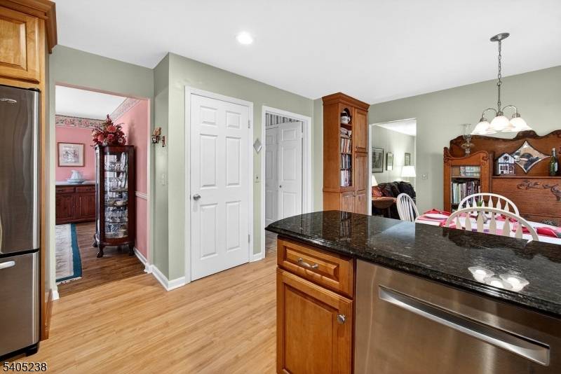 Mendham Boro, NJ 07945,6 Phoenix Dr