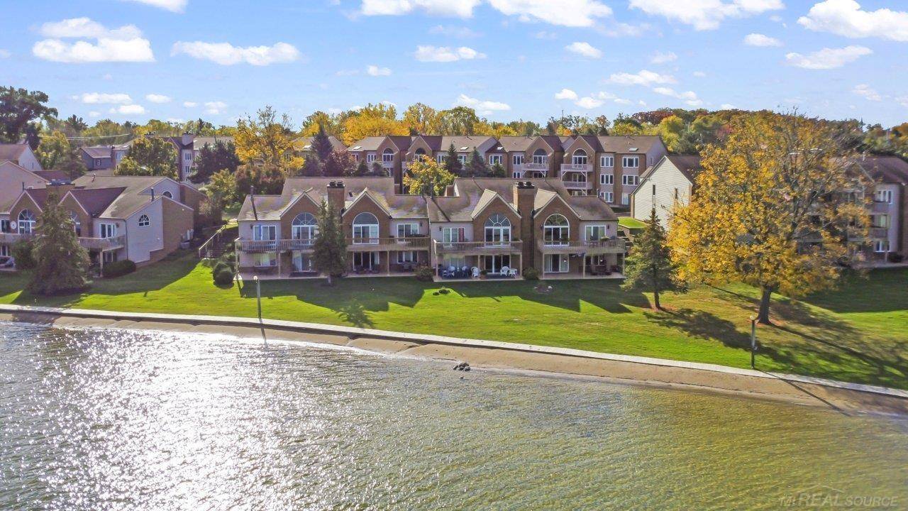 Waterford, MI 48329,3432 Loon Lake CT