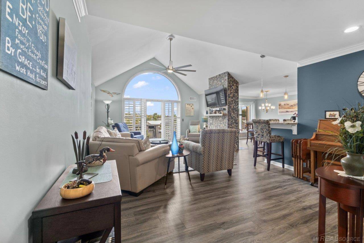 Waterford, MI 48329,3432 Loon Lake CT