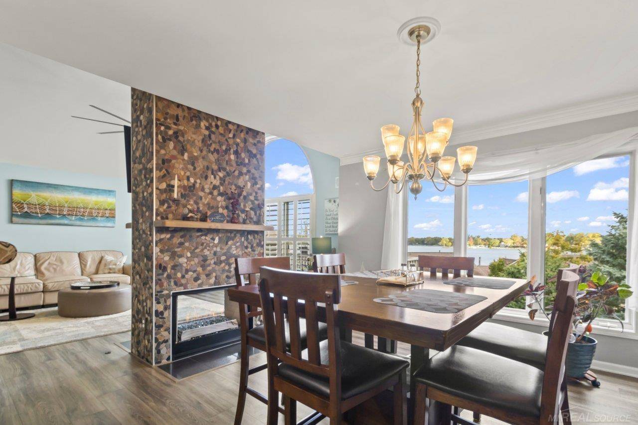 Waterford, MI 48329,3432 Loon Lake CT