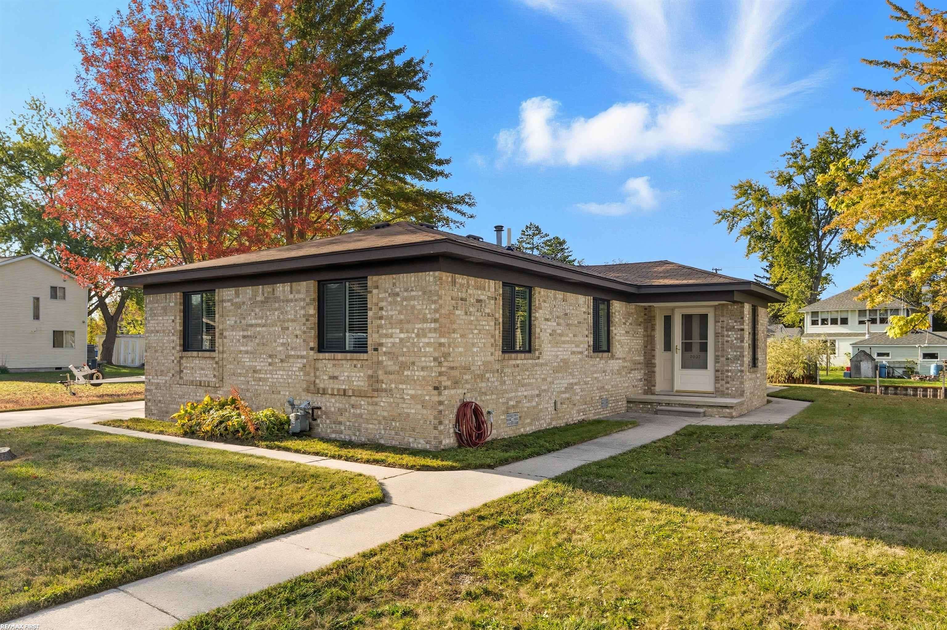 Algonac, MI 48001,2037 W Park DR