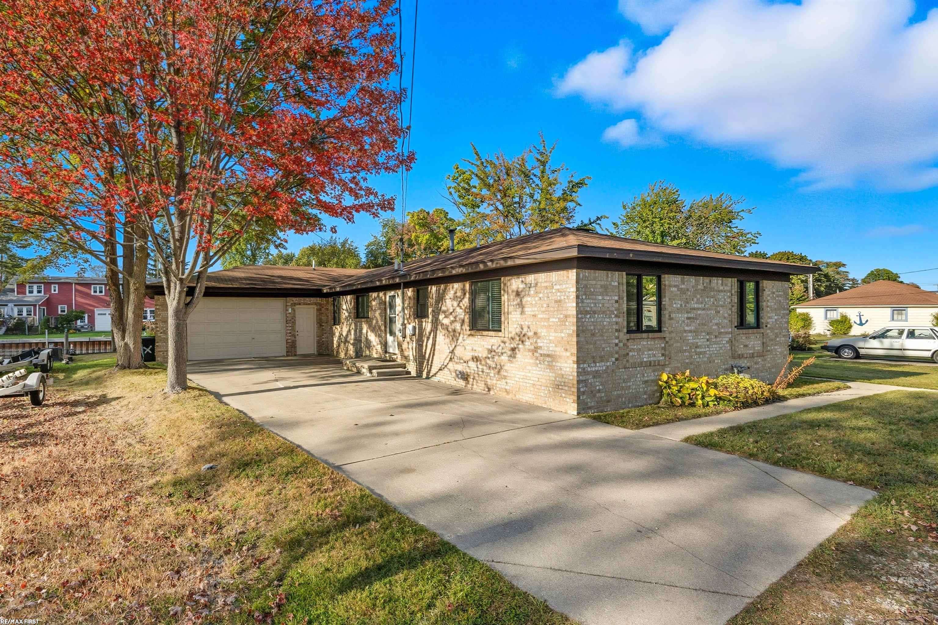 Algonac, MI 48001,2037 W Park DR