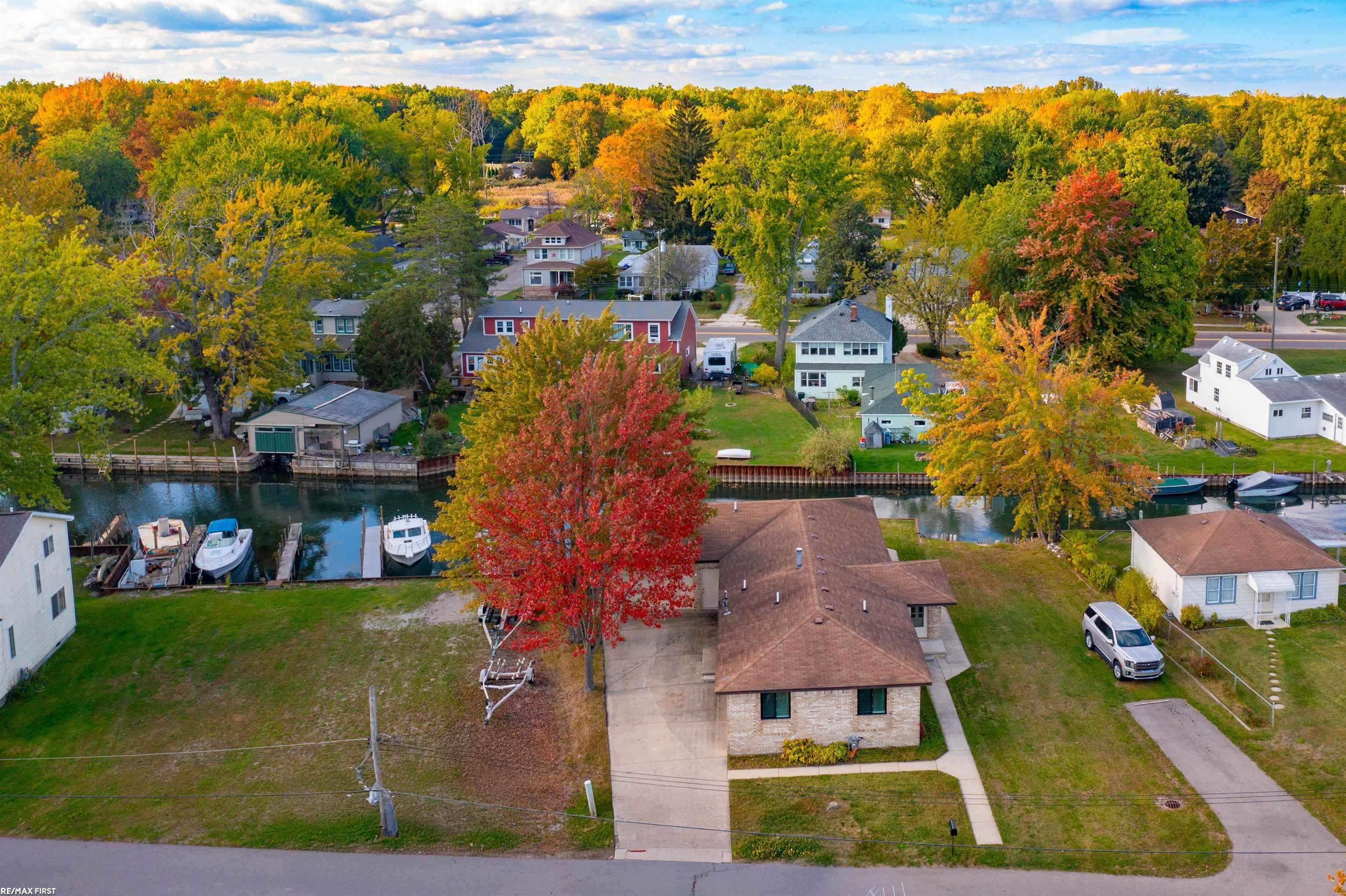 Algonac, MI 48001,2037 W Park DR