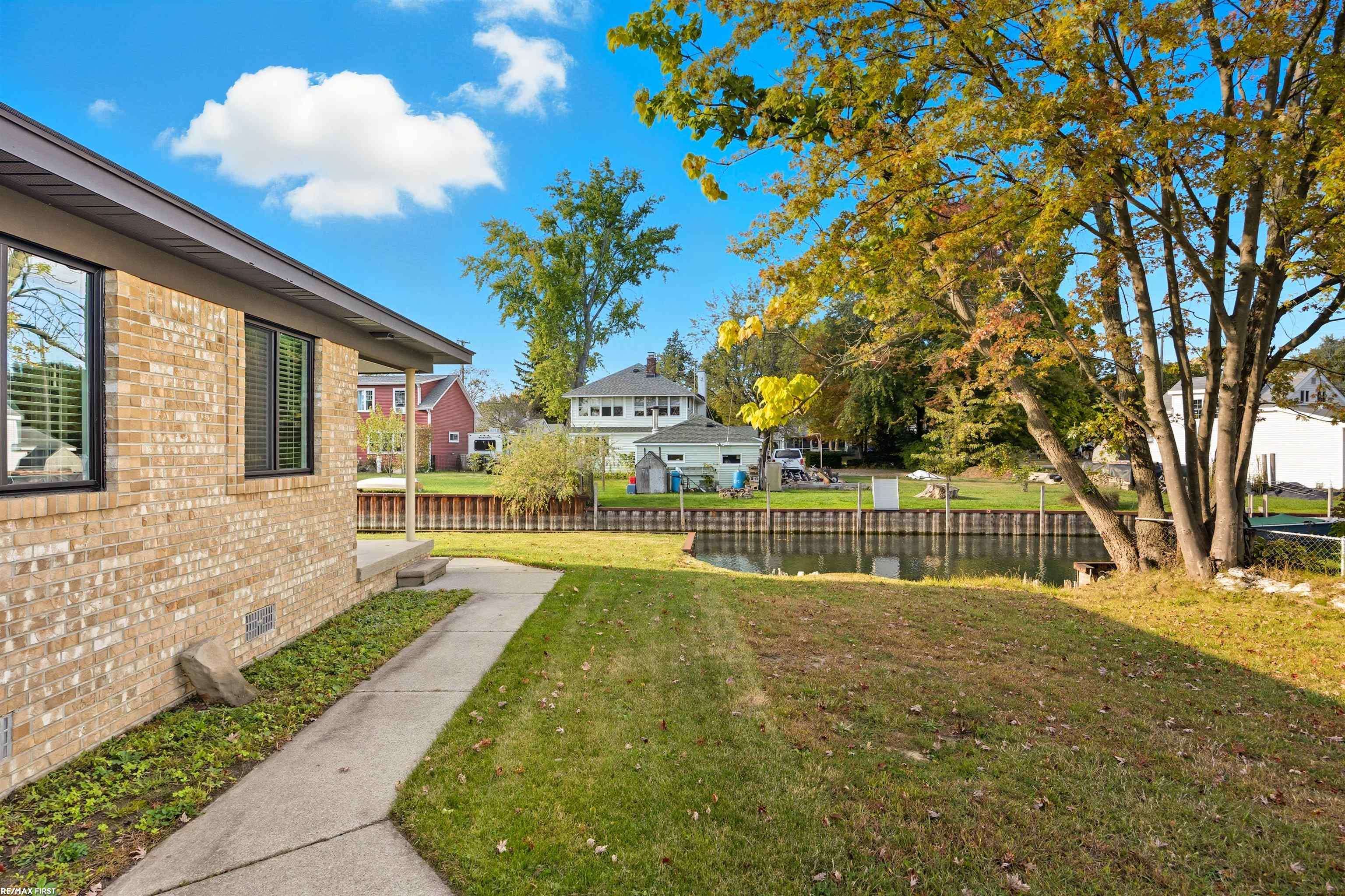 Algonac, MI 48001,2037 W Park DR