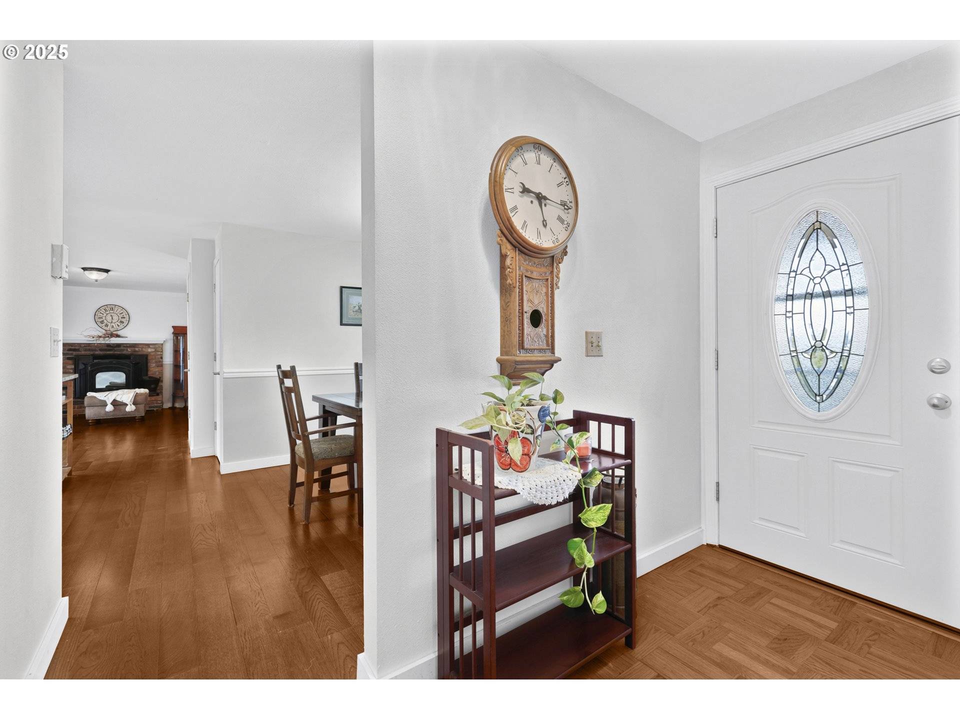 Eugene, OR 97405,1910 HAWKINS LN