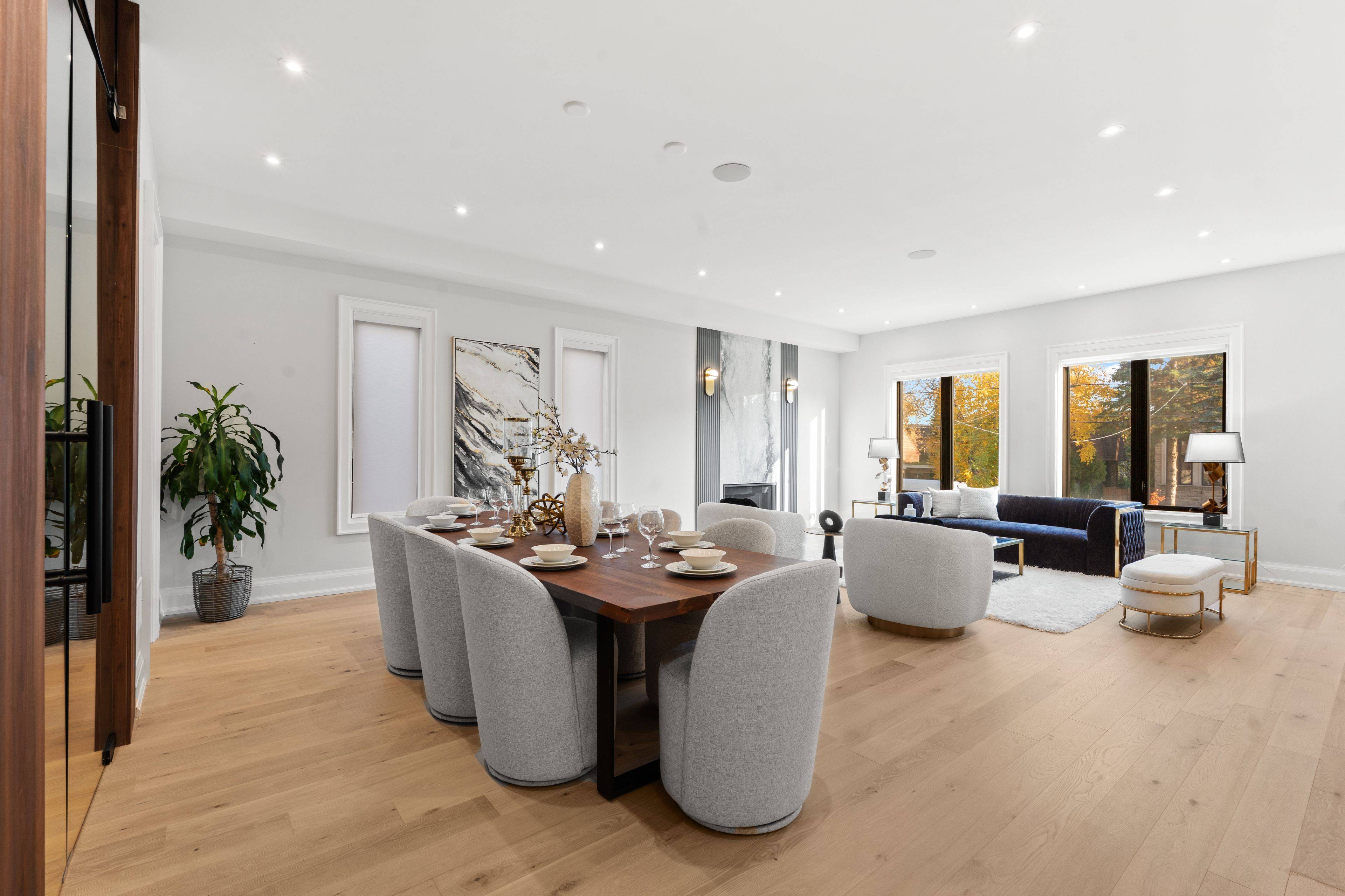 Toronto C07, ON M2R 1H6,422 Hounslow AVE