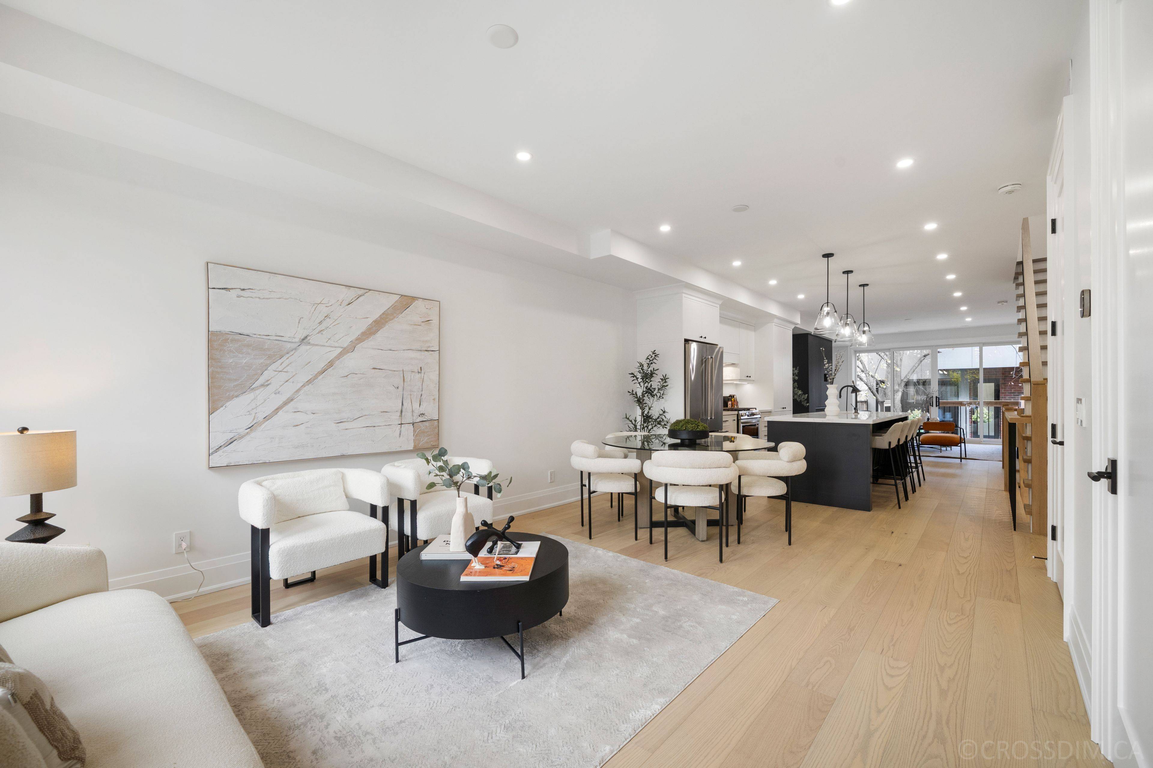 Toronto C04, ON M5M 1K6,72 Woburn AVE