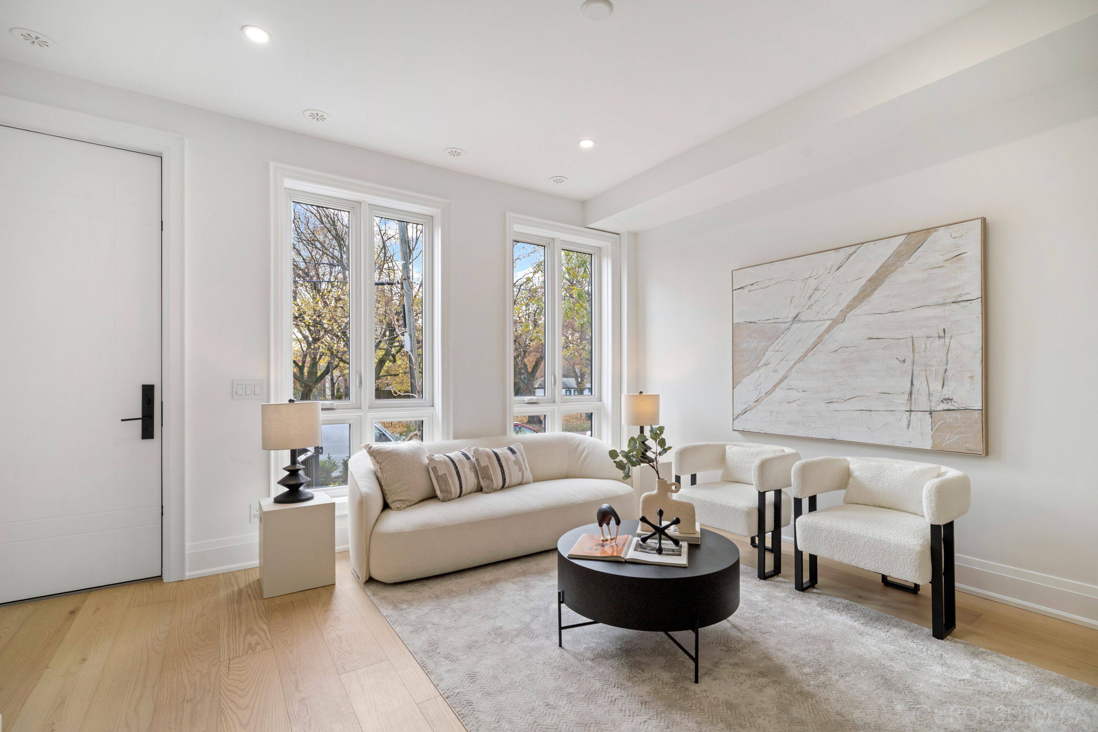 Toronto C04, ON M5M 1K6,72 Woburn AVE