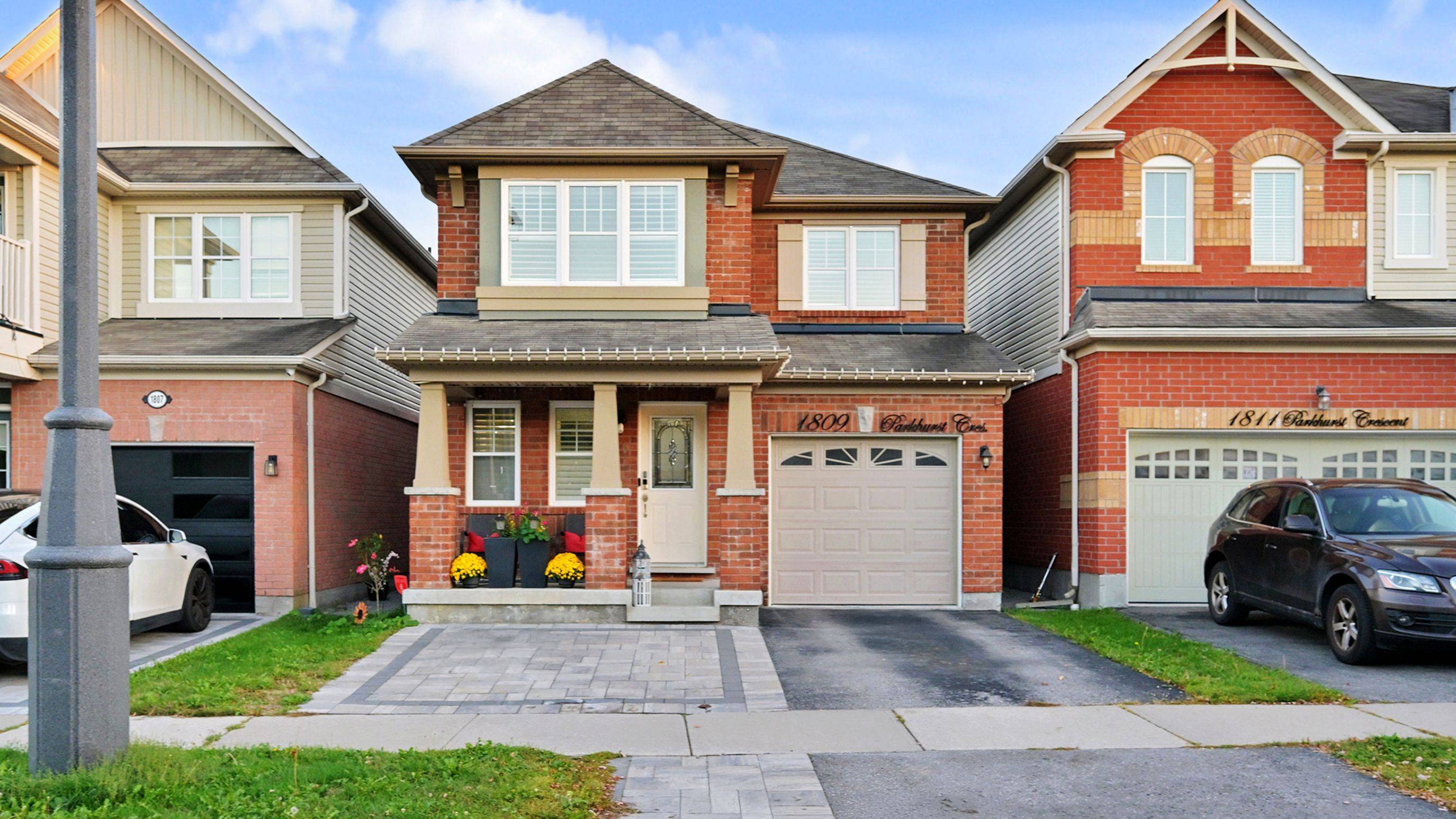 Pickering, ON L1X 0A8,1809 Parkhurst CRES
