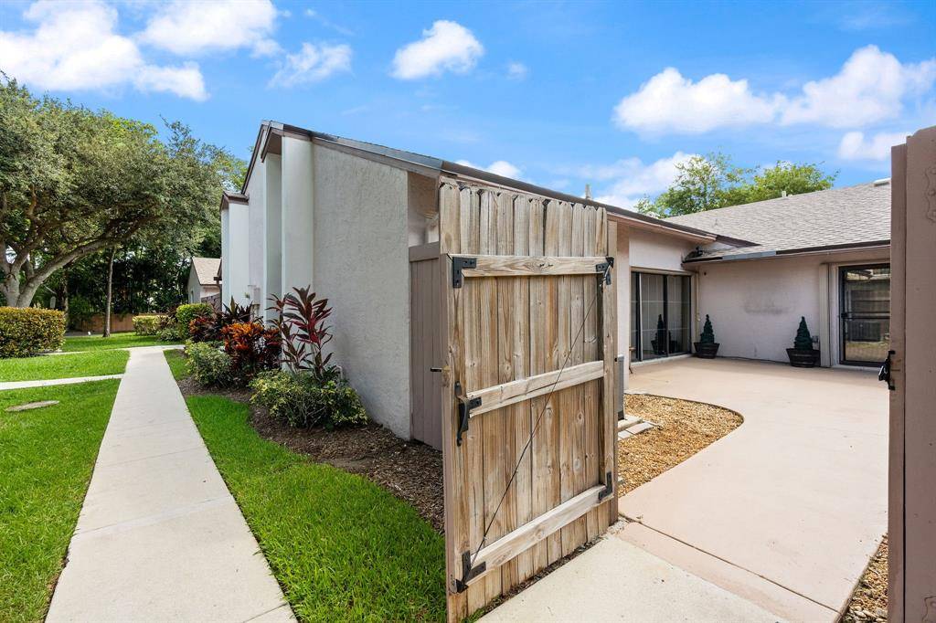 Plantation, FL 33325,151 NW 115th Ave #405