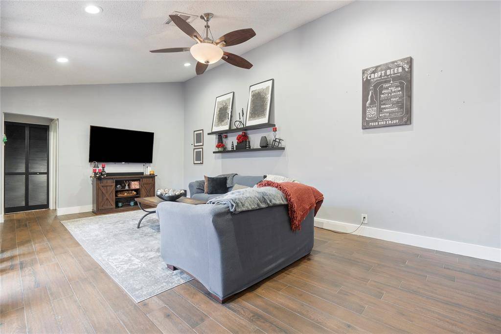 Plantation, FL 33325,151 NW 115th Ave #405