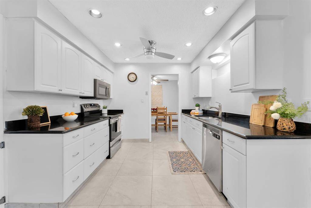 Tamarac, FL 33321,10015 NW 83rd St