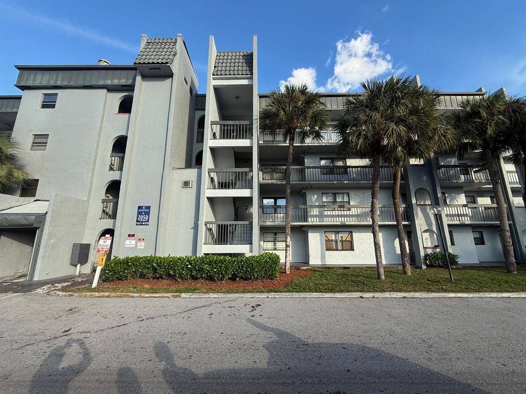 West Palm Beach, FL 33401,1950 N Congress Ave #201