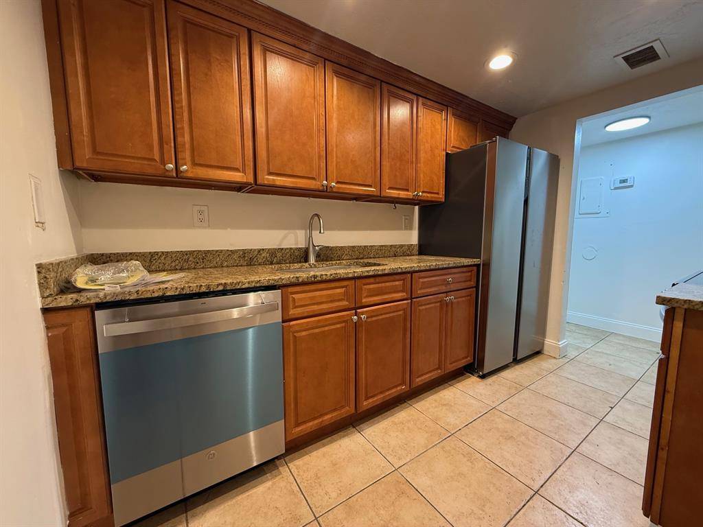 West Palm Beach, FL 33401,1950 N Congress Ave #201