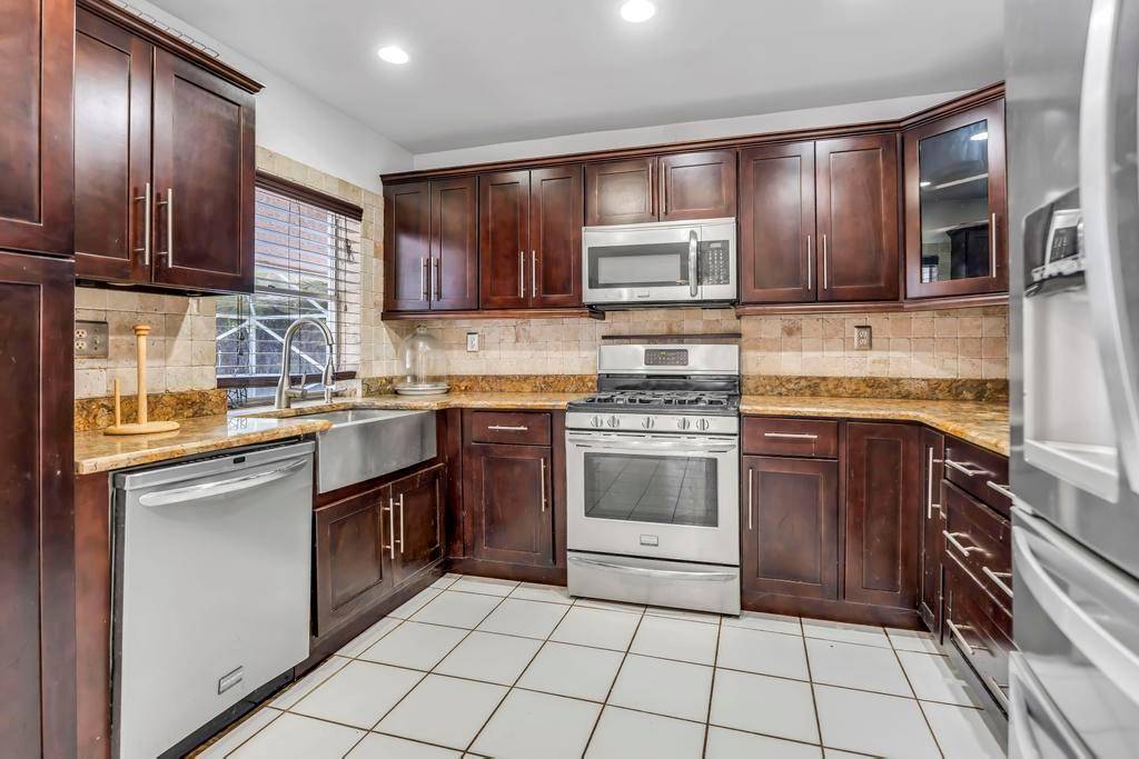 Coral Springs, FL 33065,4250 NW 107th Ave