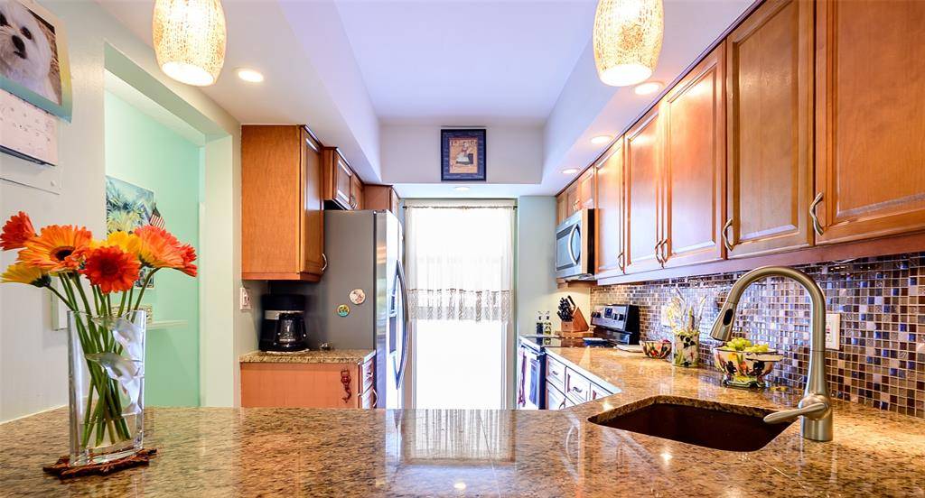 Fort Lauderdale, FL 33315,1200 SW 12th St #201