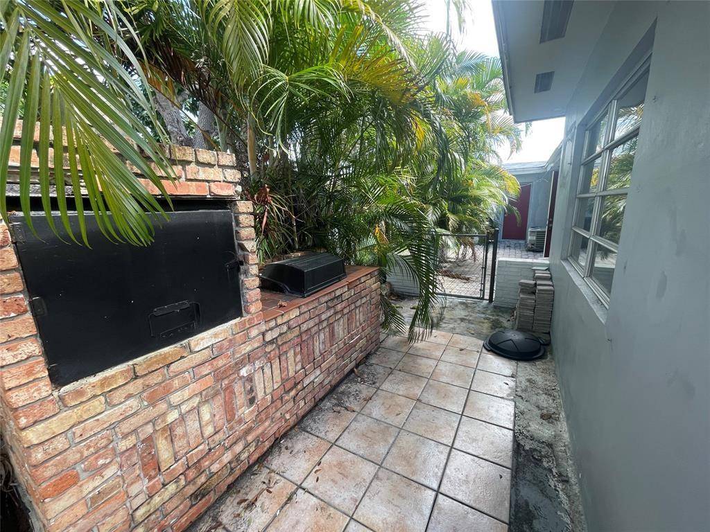 Oakland Park, FL 33334,3361 NE 16th Ave #2