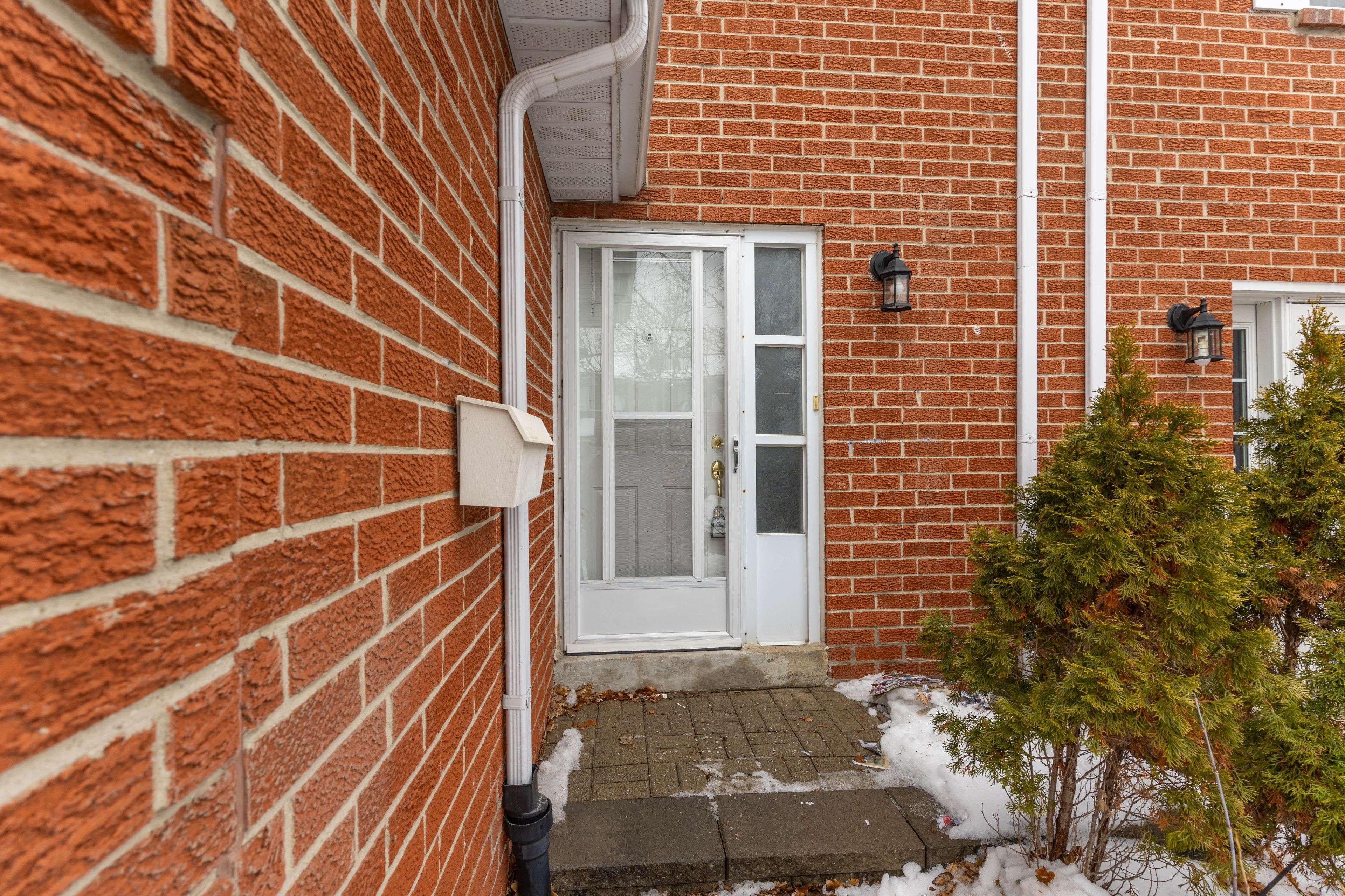 Markham, ON L3T 5A5,20 Harper WAY