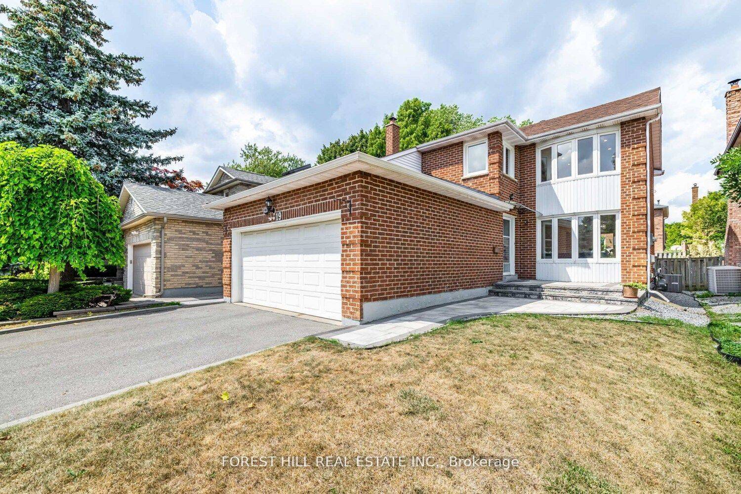 Richmond Hill, ON L4C 6K6,19 Eleanor CIR