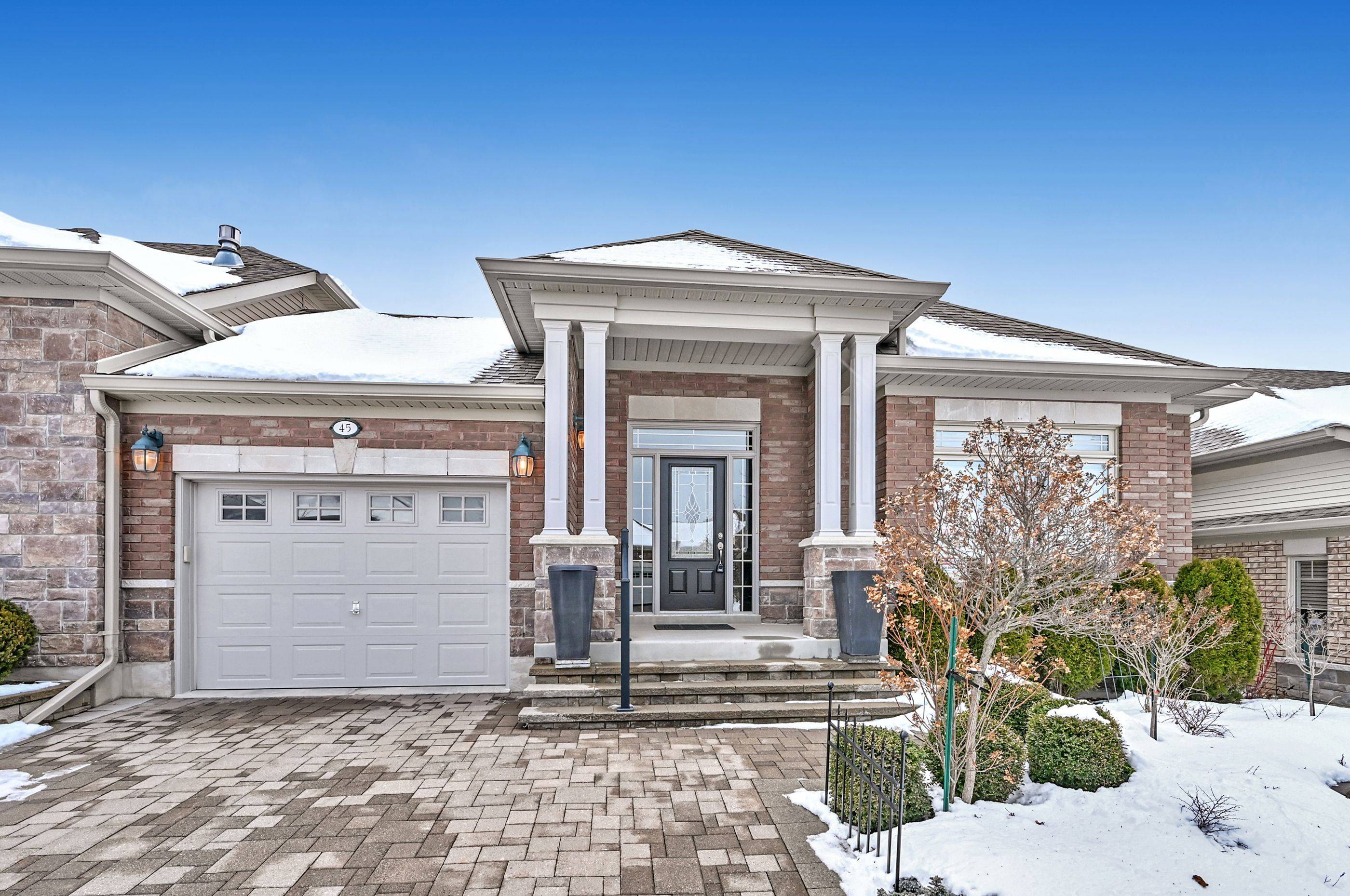 New Tecumseth, ON L9R 0N4,45 Hillcrest DR