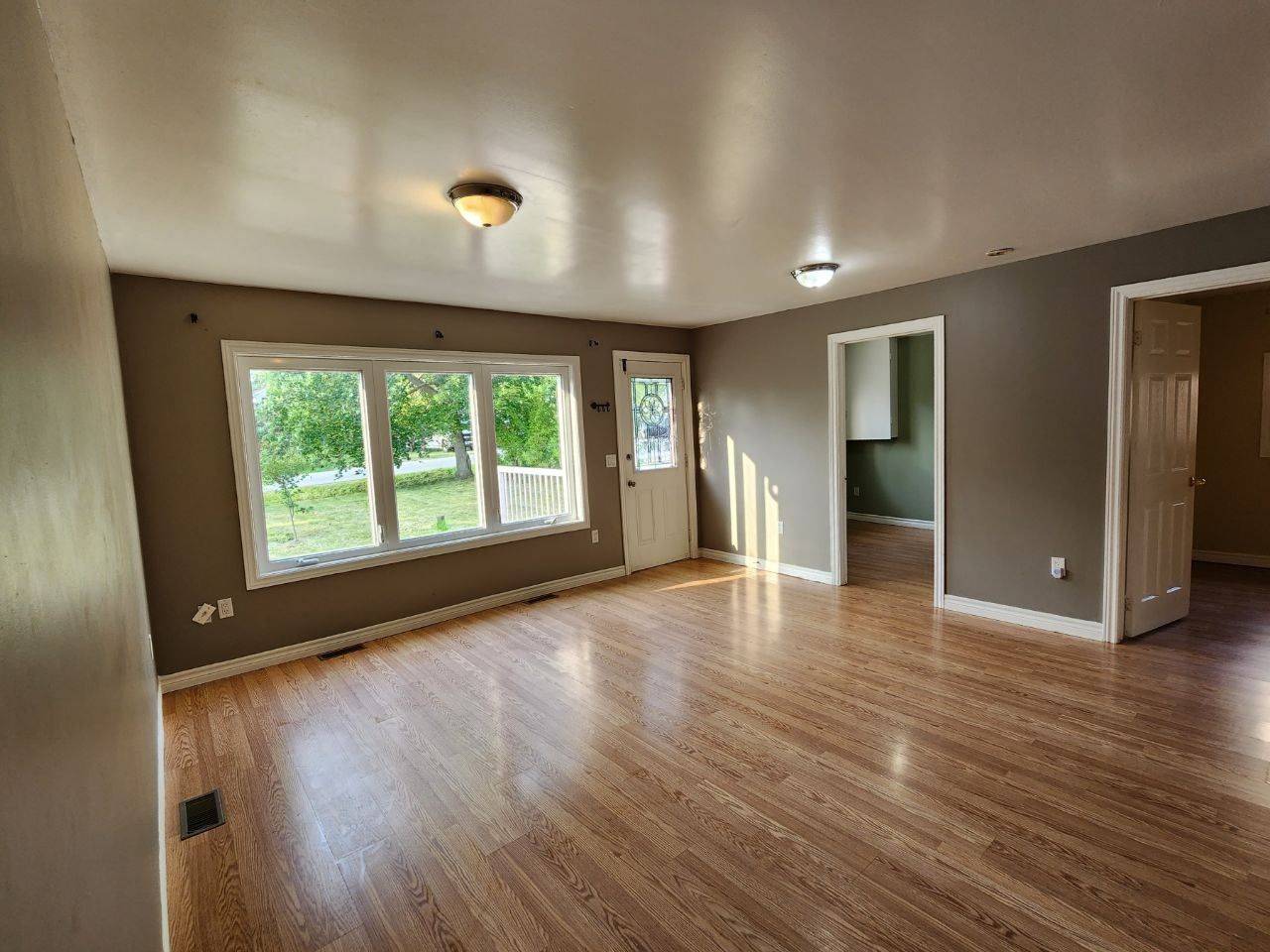 Georgina, ON L4P 2K2,141 Silas BLVD