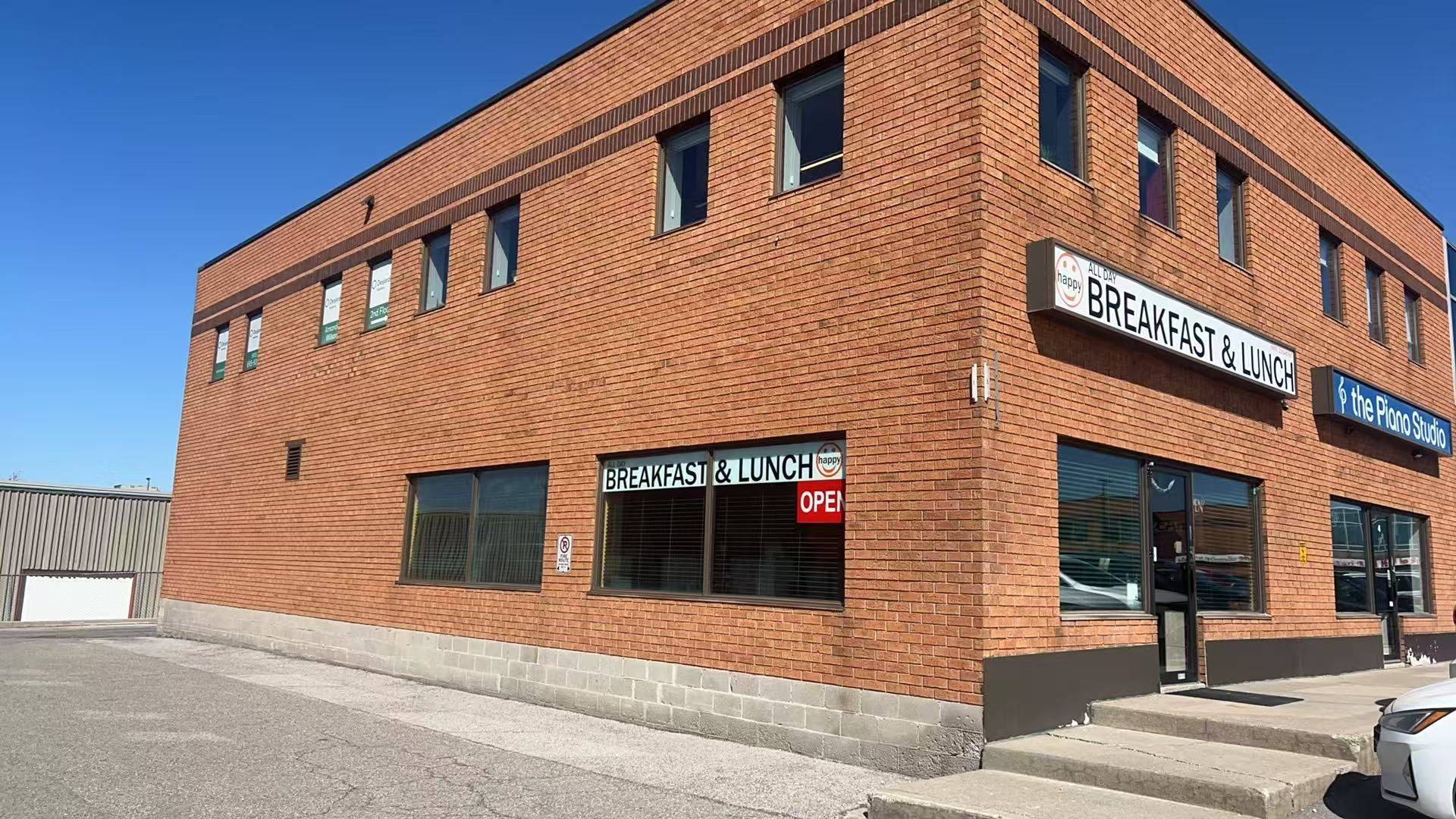 Newmarket, ON L3Y 3E3,17665 Leslie ST #3