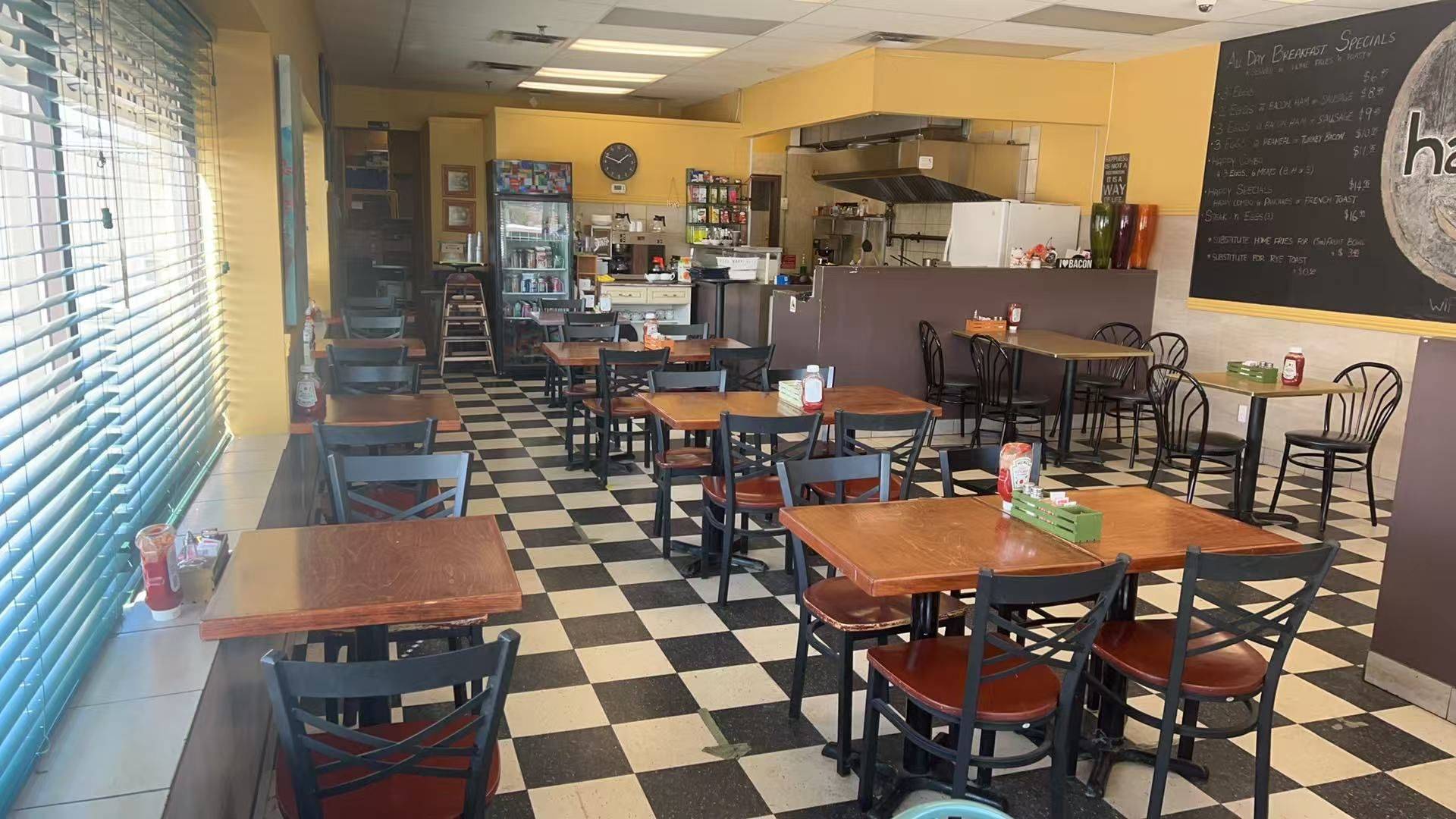 Newmarket, ON L3Y 3E3,17665 Leslie ST #3