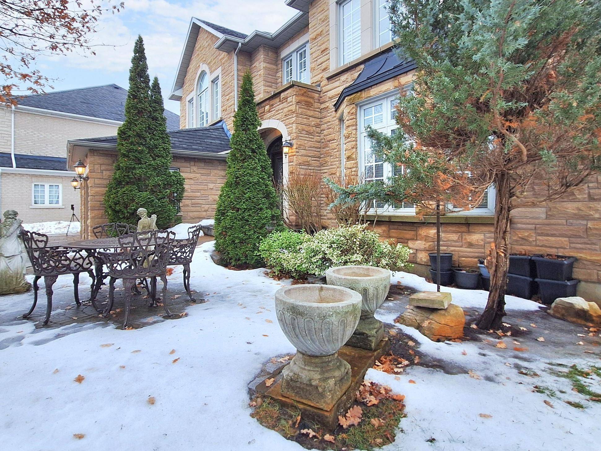 Markham, ON L6C 1Y6,32 Goldring CRES