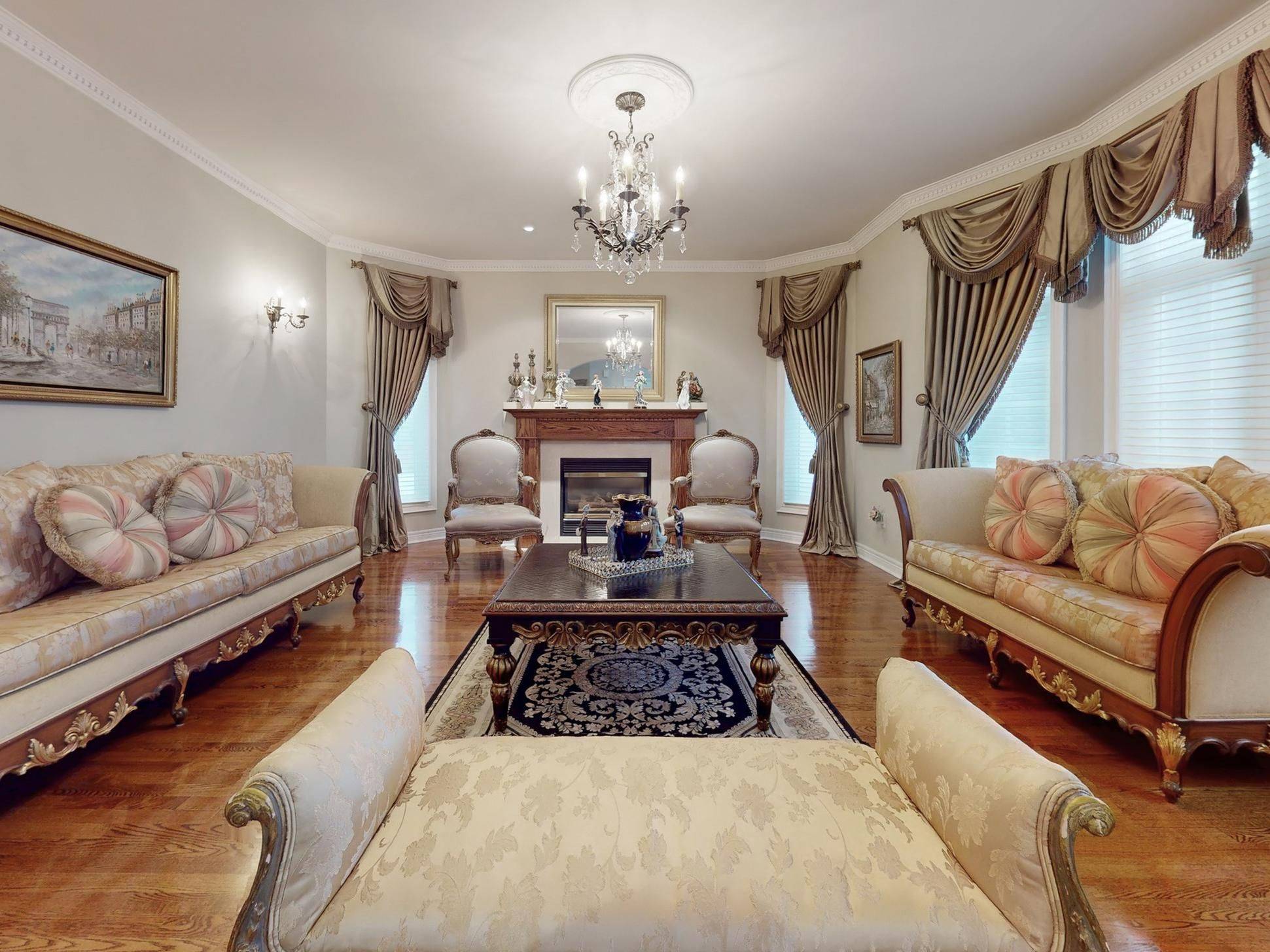 Markham, ON L6C 1Y6,32 Goldring CRES