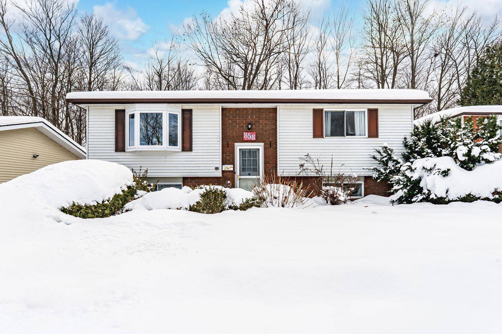 Midland, ON L4R 4Y2,858 Birchwood DR