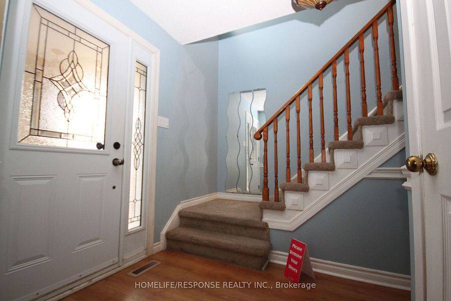 Brampton, ON L6Y 2L4,32 Denlow DR