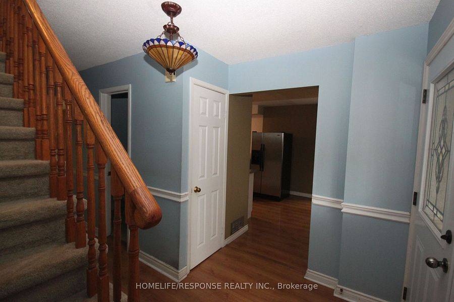 Brampton, ON L6Y 2L4,32 Denlow DR