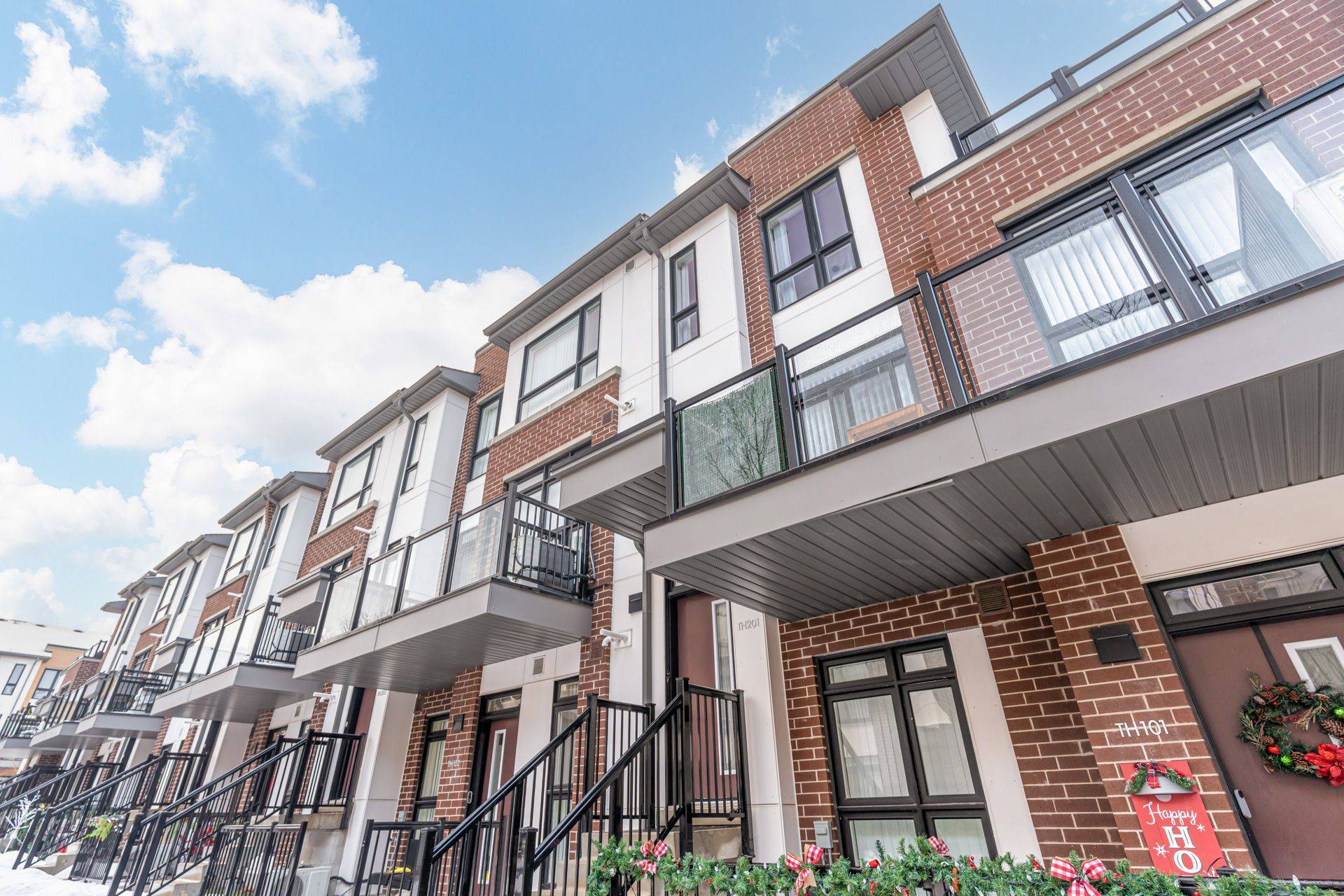 Toronto W04, ON M6M 0C1,100 Canon Jackson DR #201