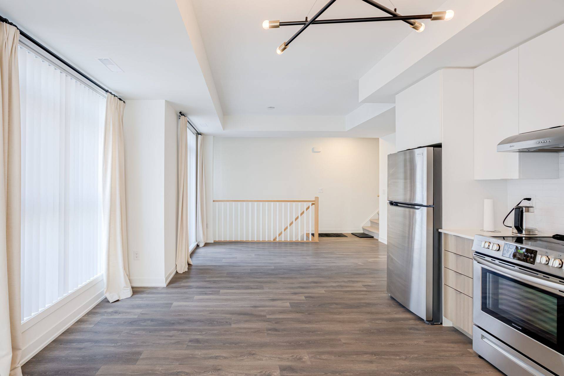 Toronto W04, ON M6M 0C1,100 Canon Jackson DR #201