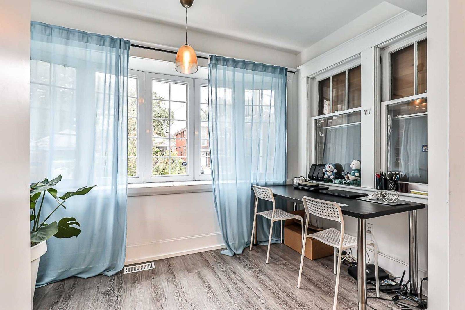 Toronto W06, ON M8W 1R6,75 Fairfield AVE