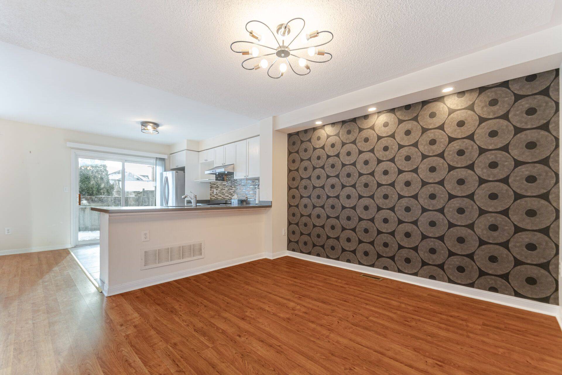 Milton, ON L9T 5N1,454 Collis CT