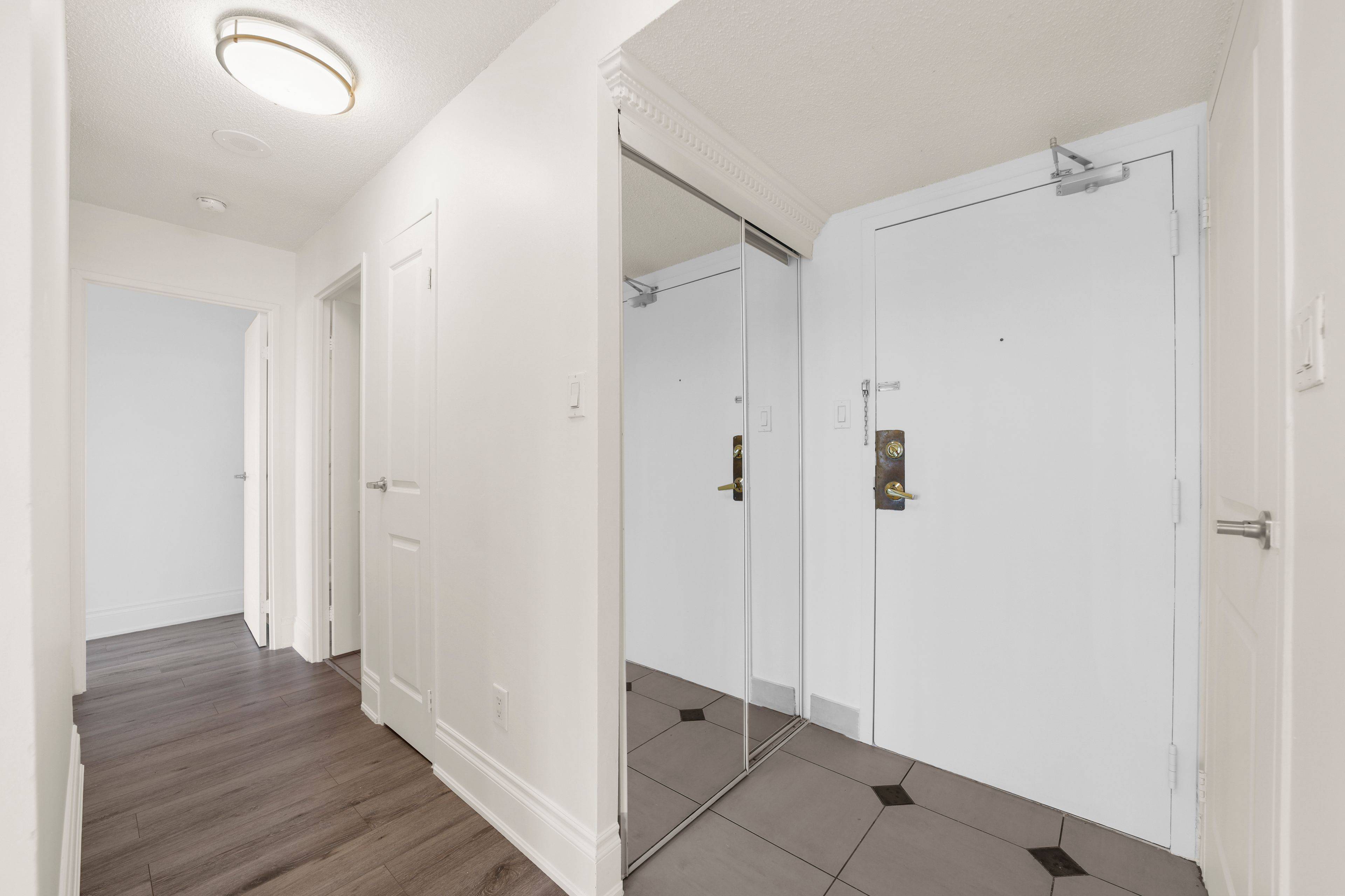 Toronto W10, ON M9V 5E3,10 Markbrook LN #1411