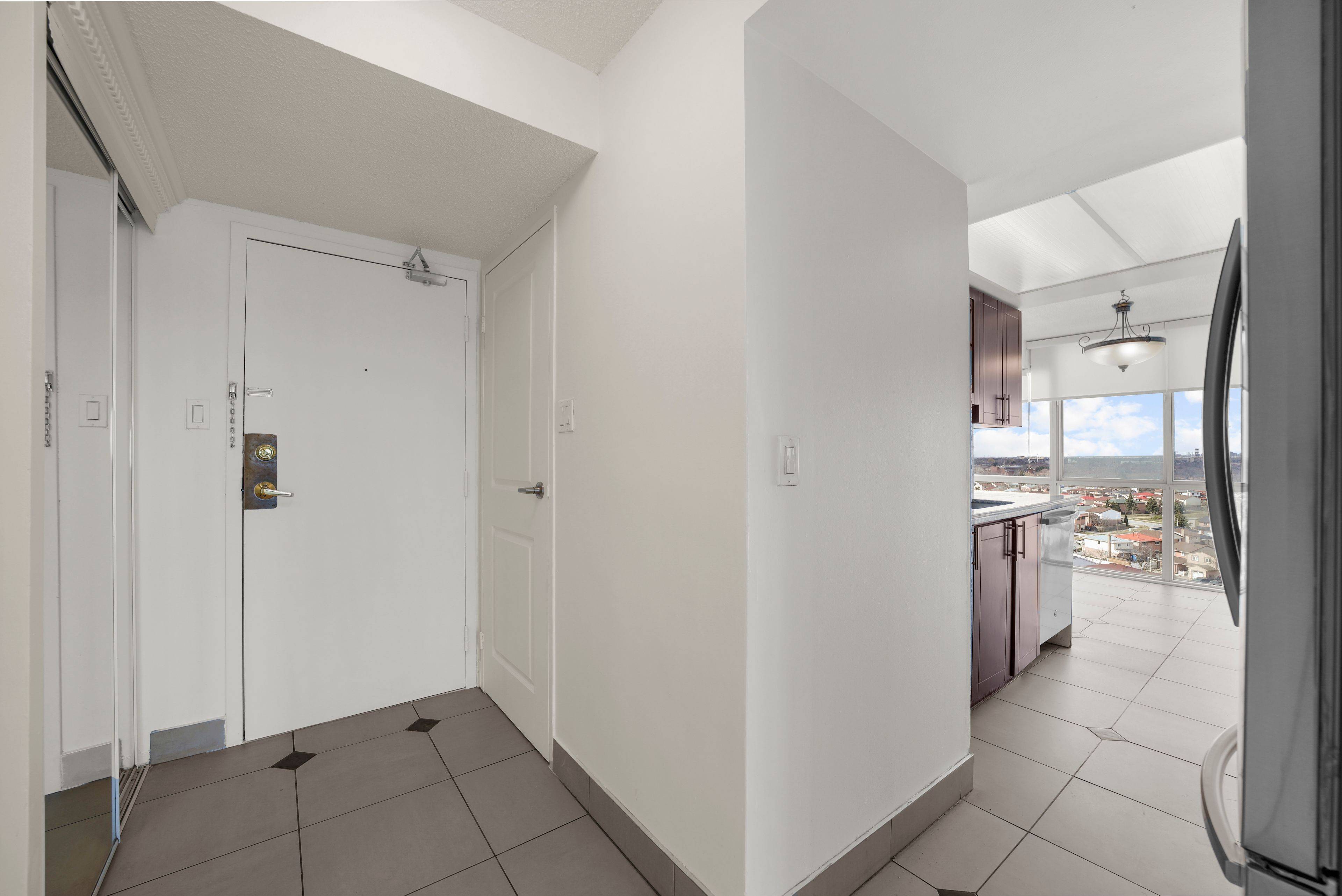 Toronto W10, ON M9V 5E3,10 Markbrook LN #1411